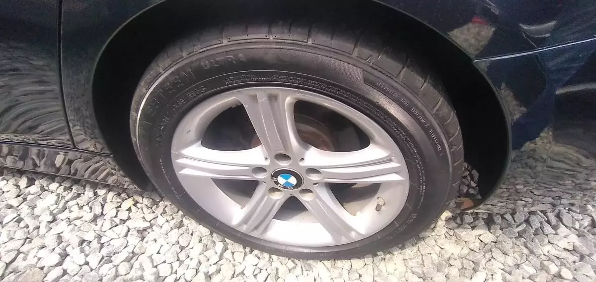BMW 328i - 2013