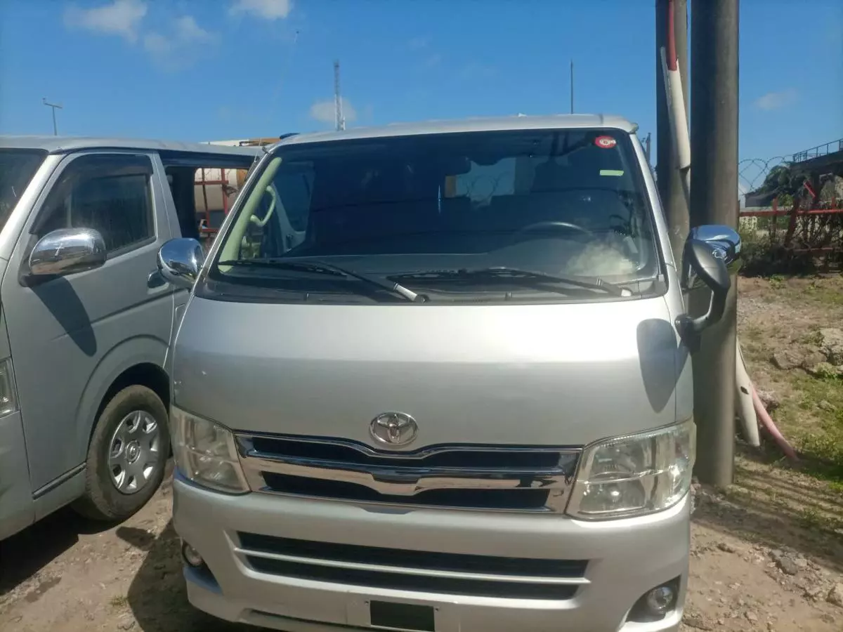 Toyota Hiace   - 2004