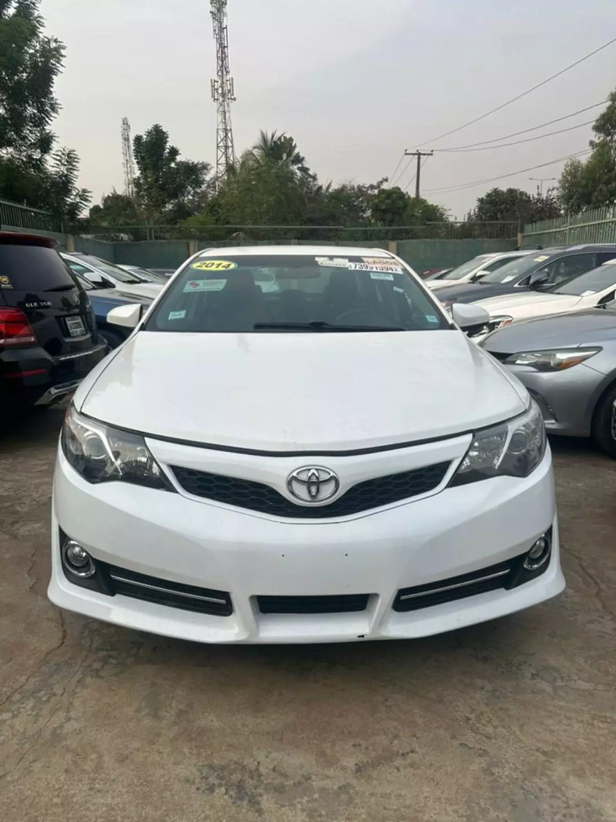 Toyota Camry   - 2014