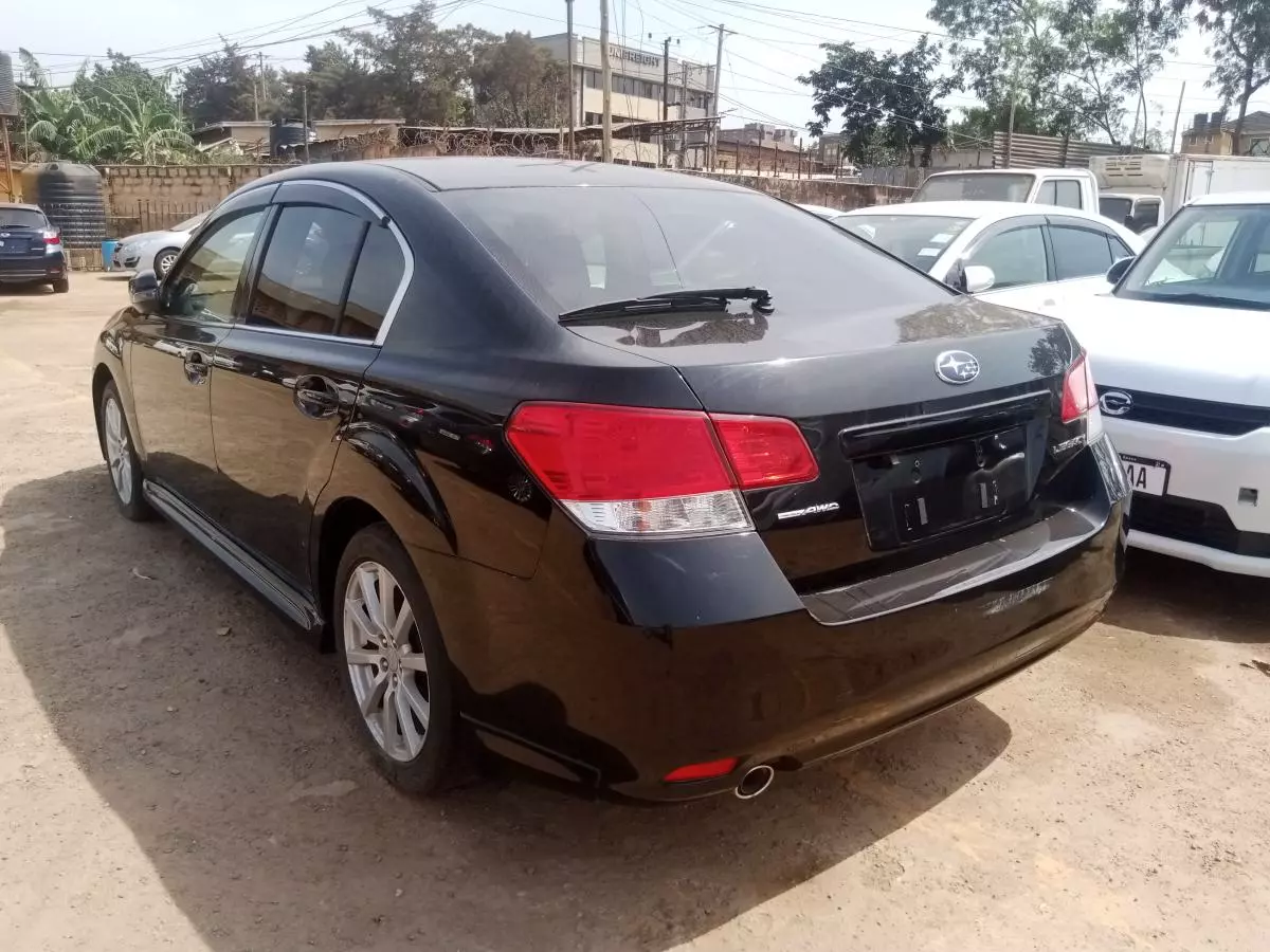 Subaru Legacy   - 2009