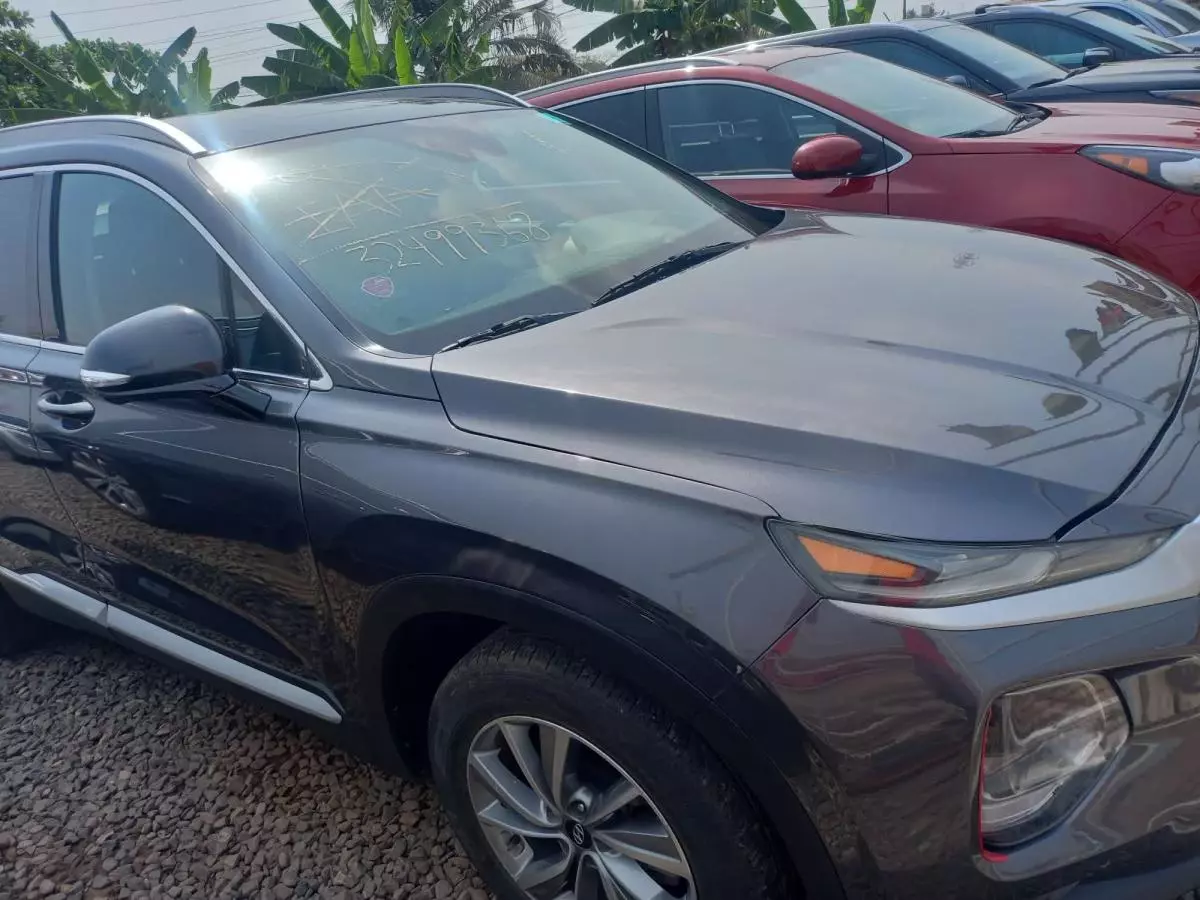 Hyundai Santa Fe - 2020