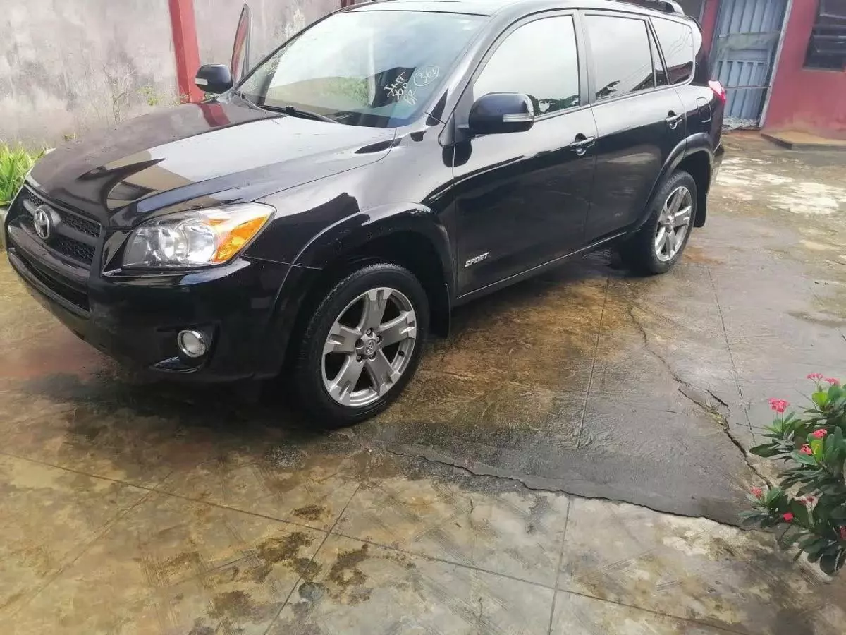 Toyota RAV 4   - 2012