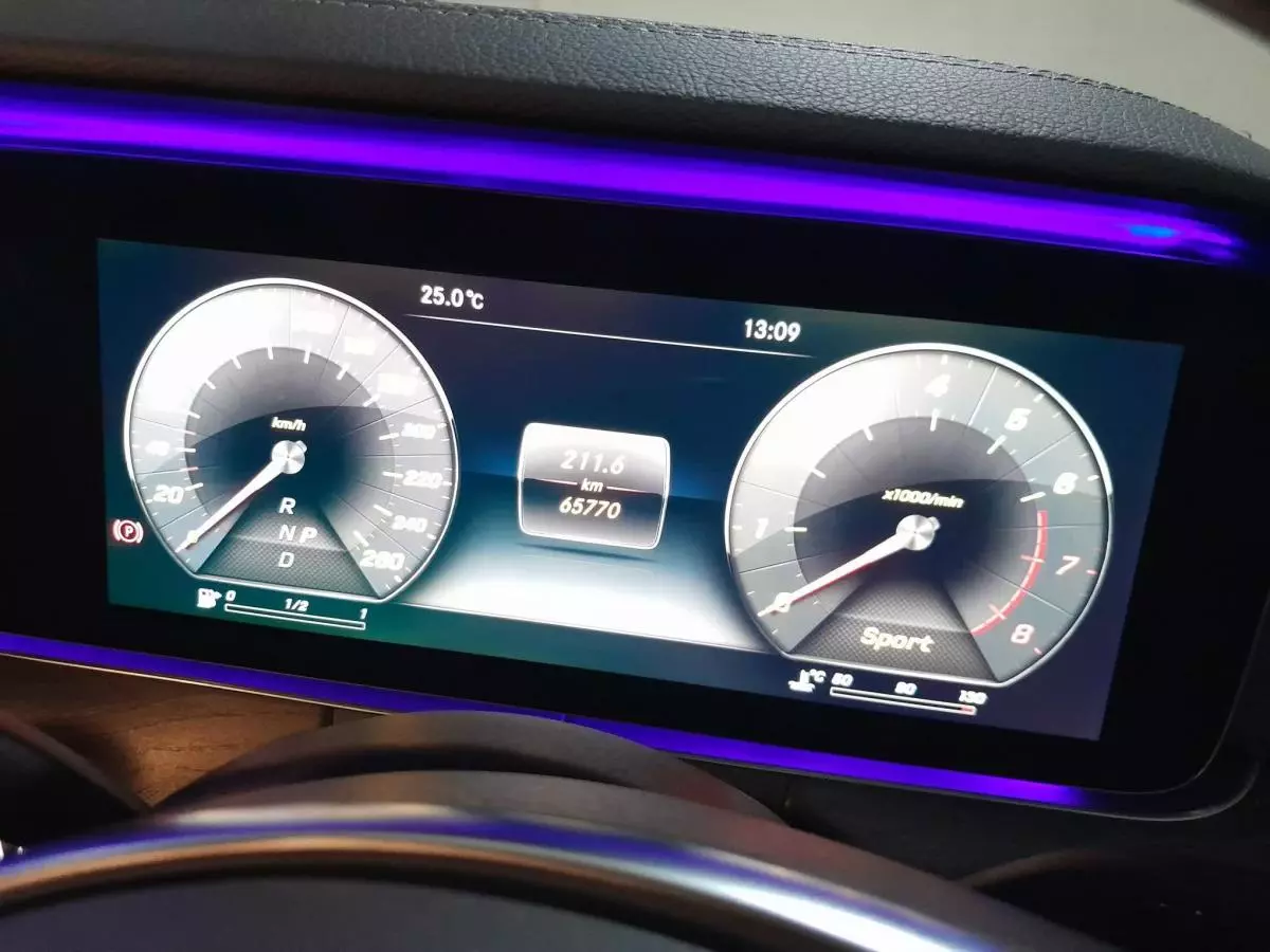 Mercedes-Benz E 200 - 2016