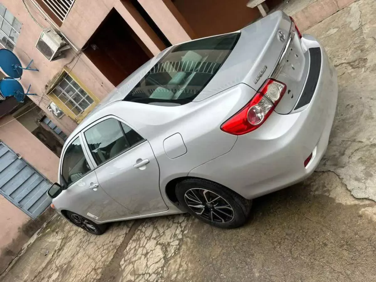 Toyota Corolla   - 2013