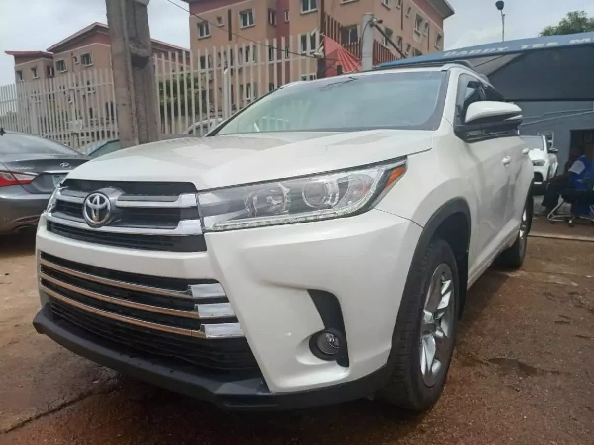 Toyota Highlander   - 2014