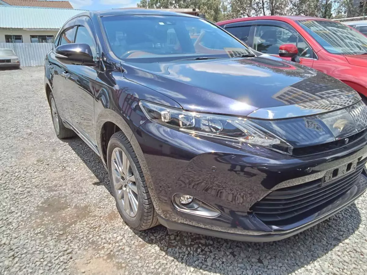 Toyota Harrier   - 2016