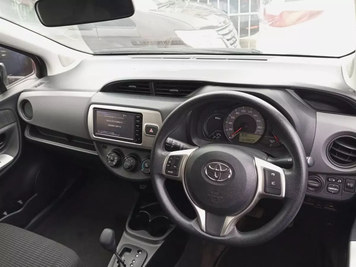 Toyota Vitz   - 2015