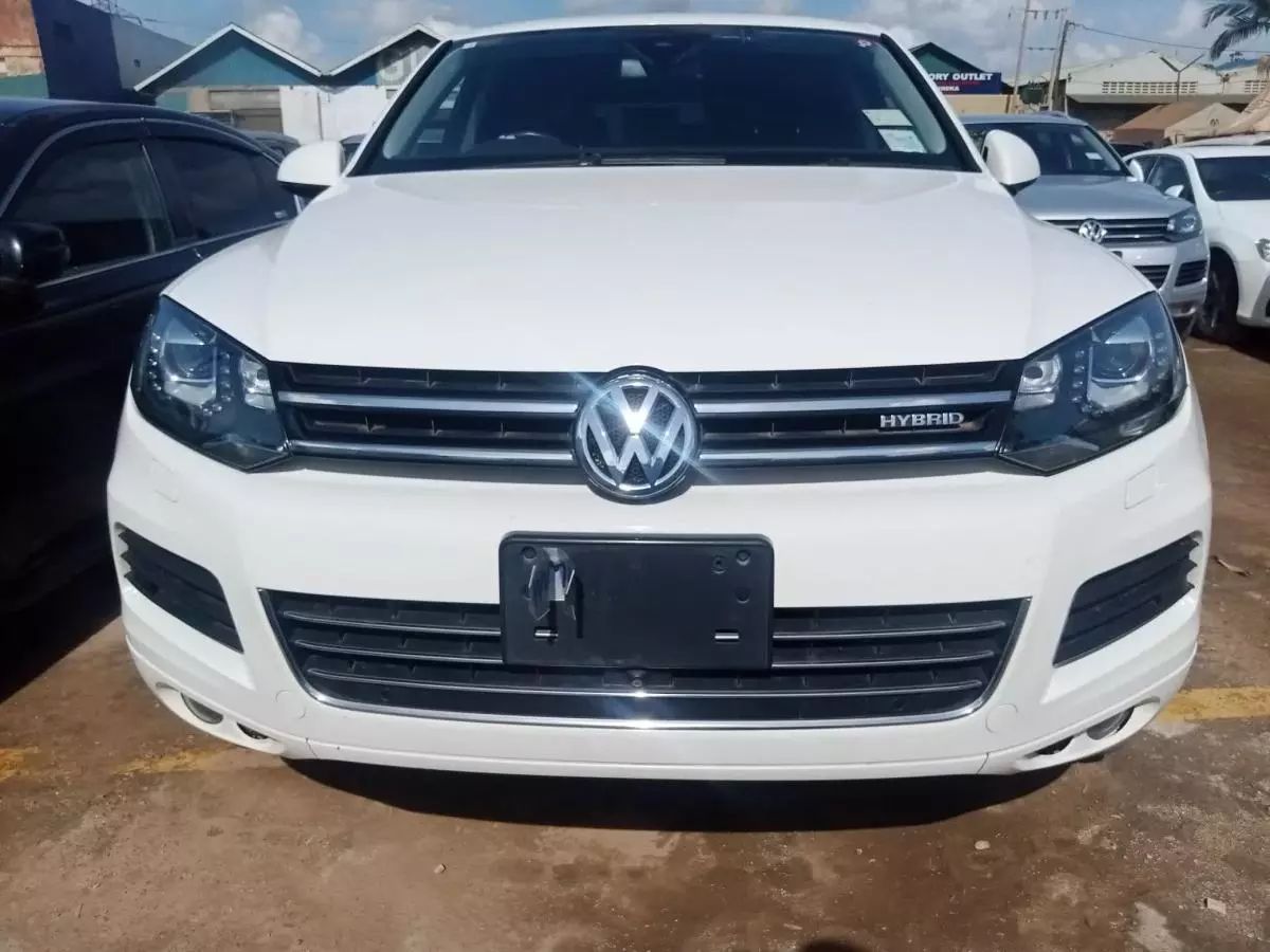 Volkswagen Touareg   - 2011