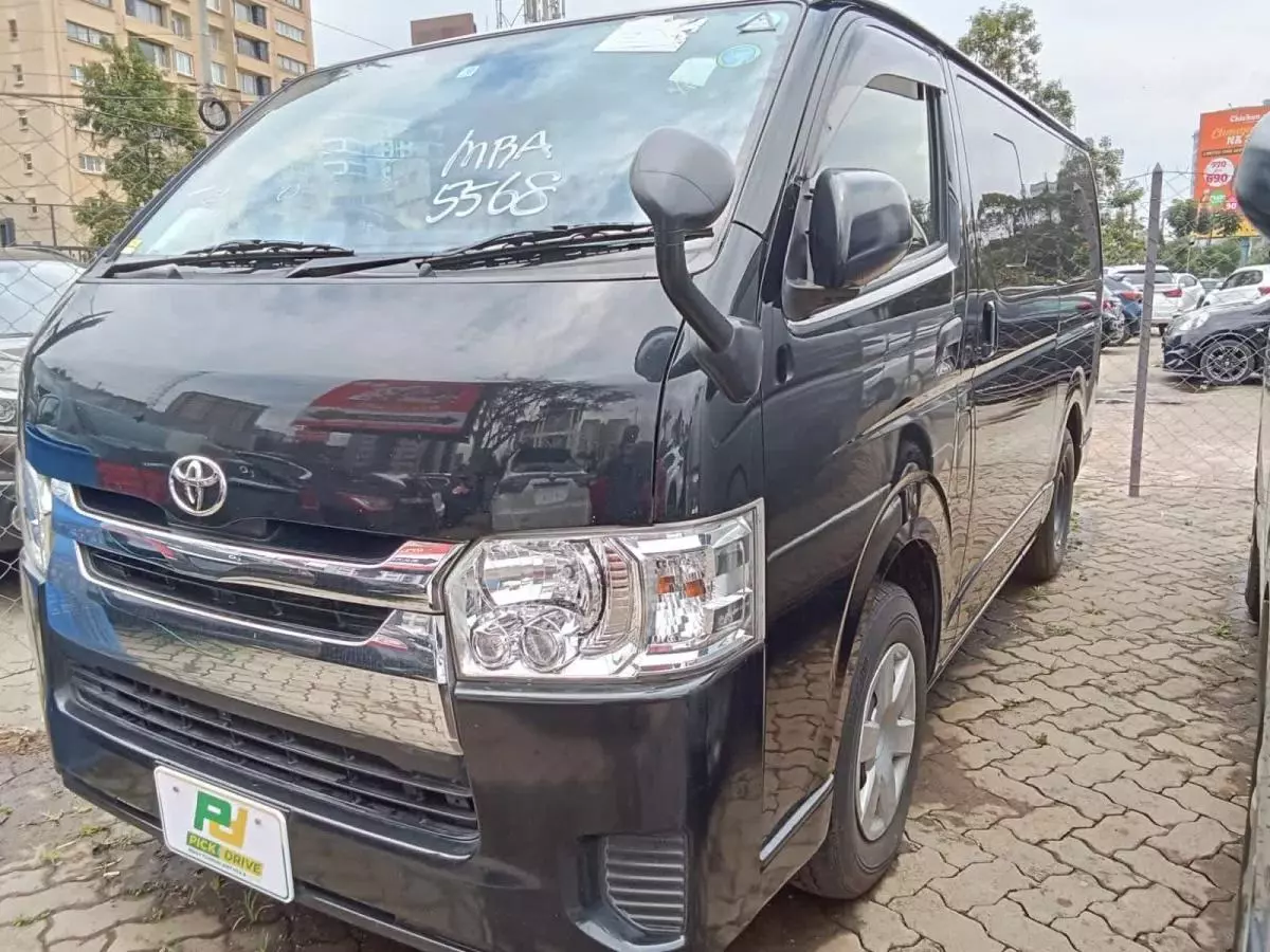 Toyota Hiace   - 2017