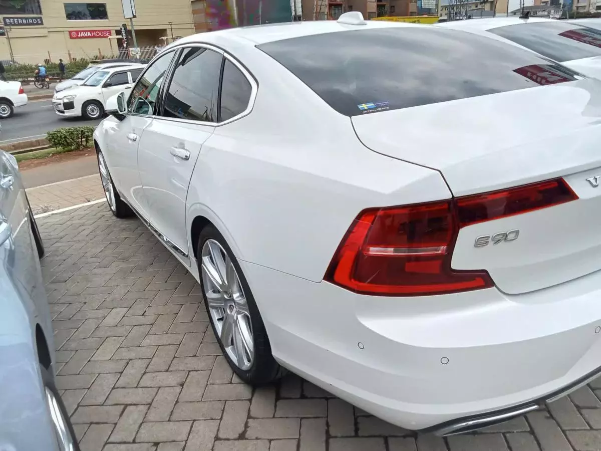 Volvo S90   - 2017