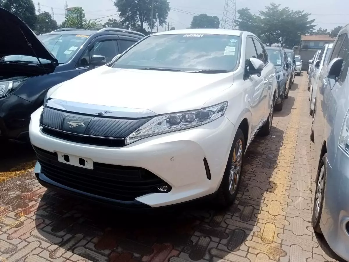 Toyota Harrier   - 2015