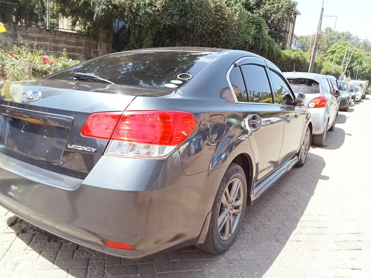 Subaru Legacy   - 2014