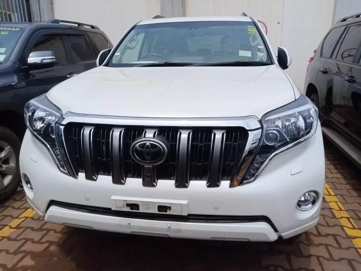 Toyota Landcruiser Prado   - 2016