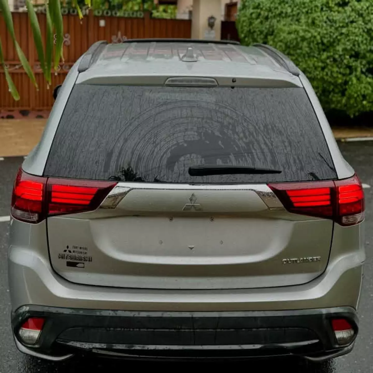 Mitsubishi OUTLANDER   - 2018