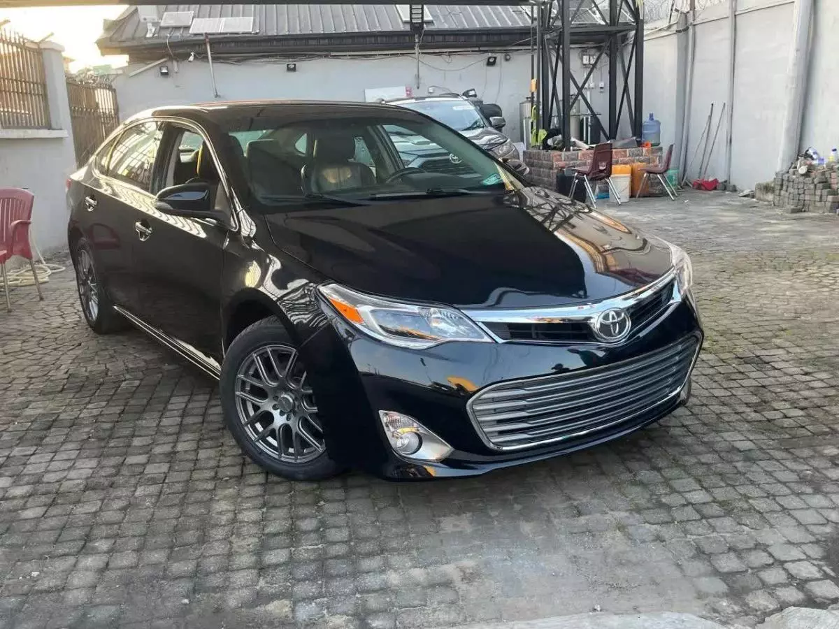 Toyota Avalon   - 2015