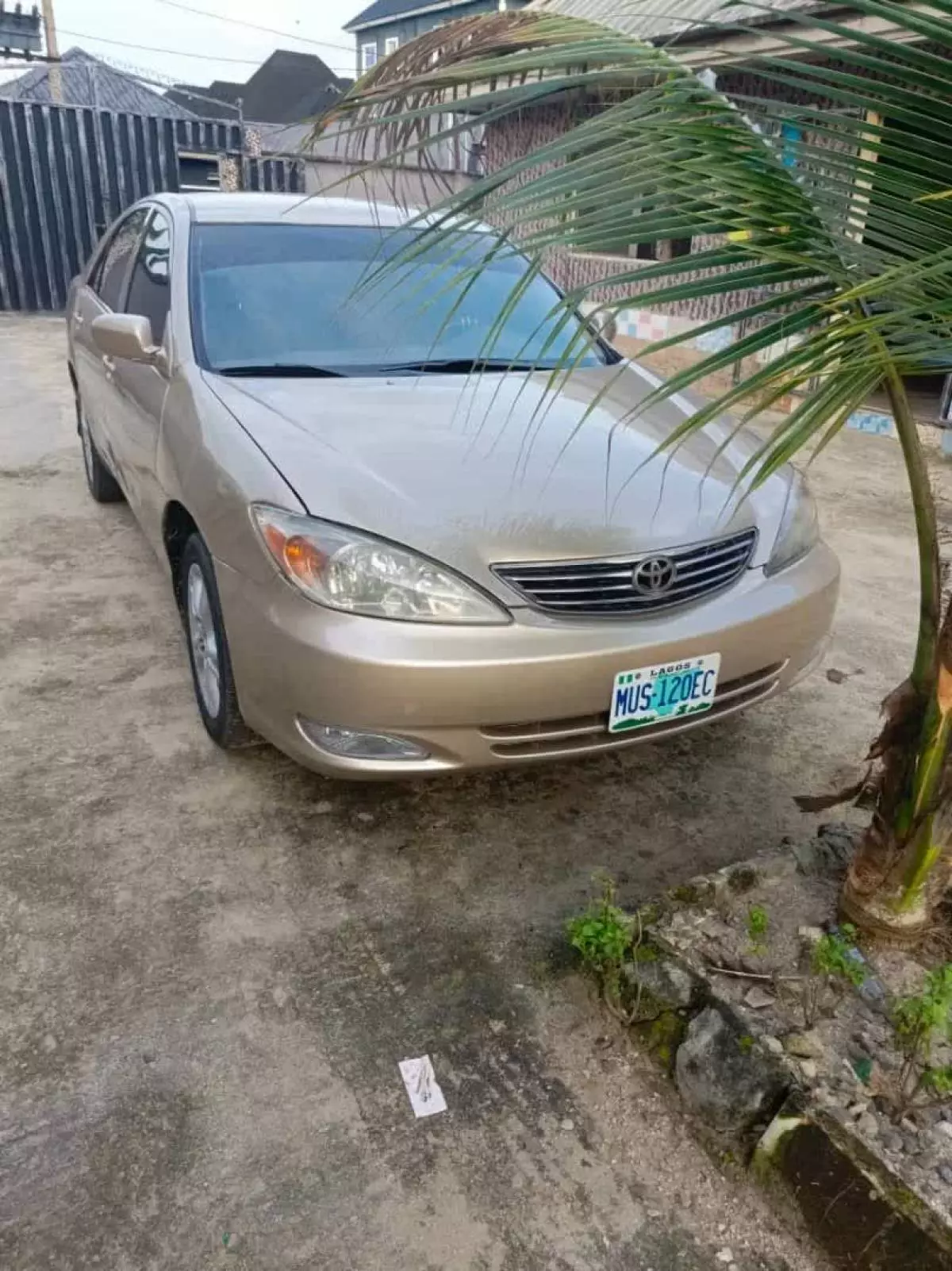 Toyota Camry   - 2005