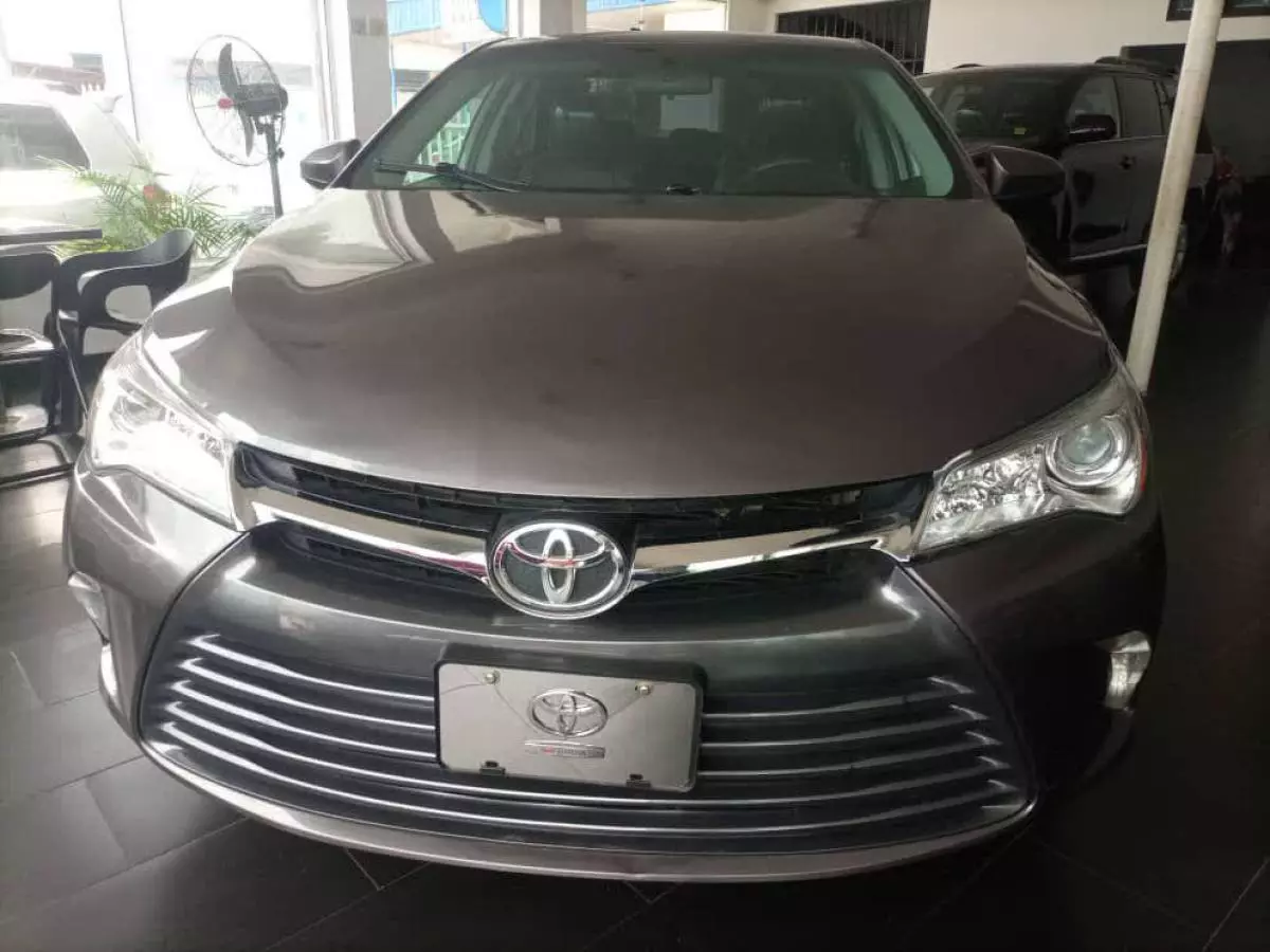 Toyota Camry - 2015
