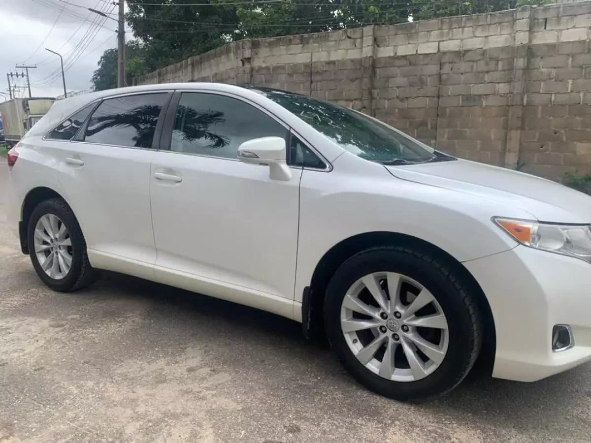 Toyota Venza   - 2016