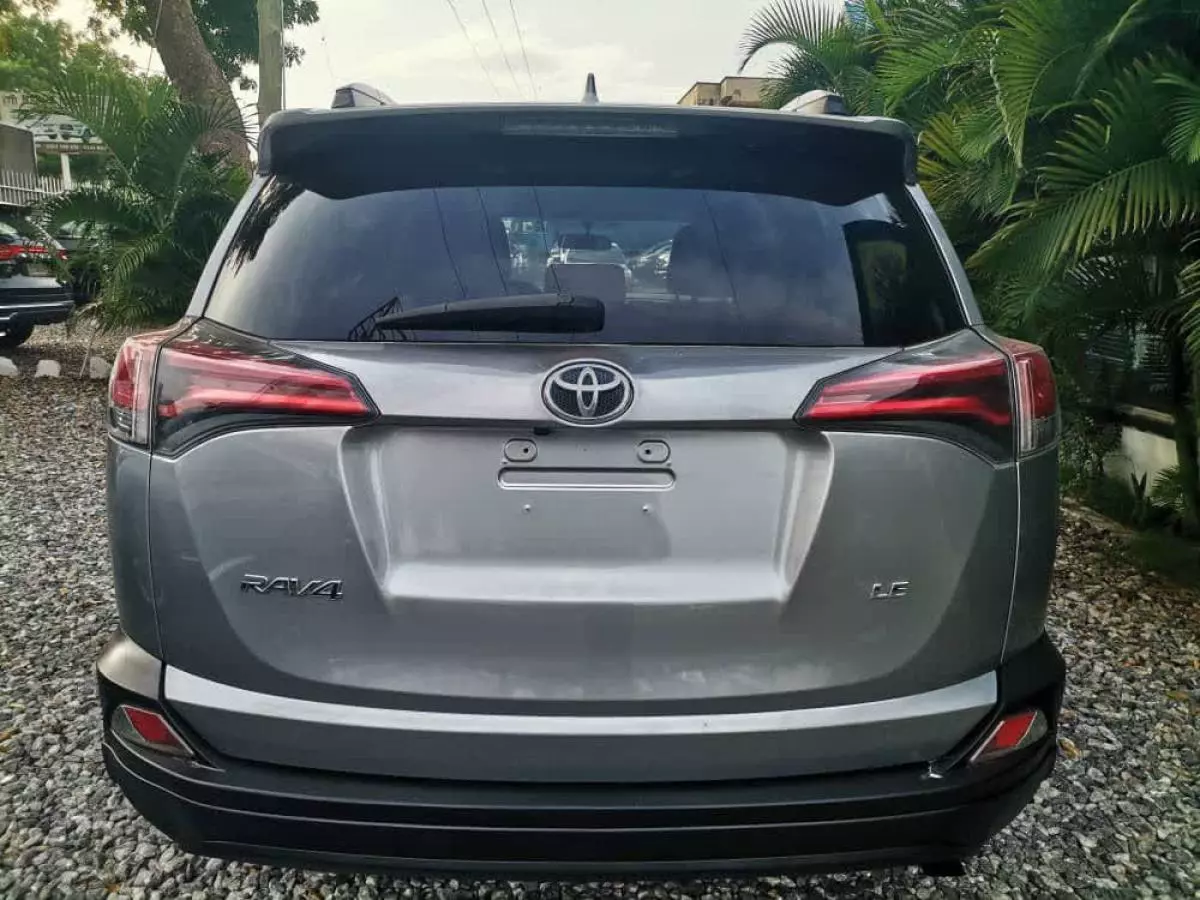 Toyota RAV 4   - 2017