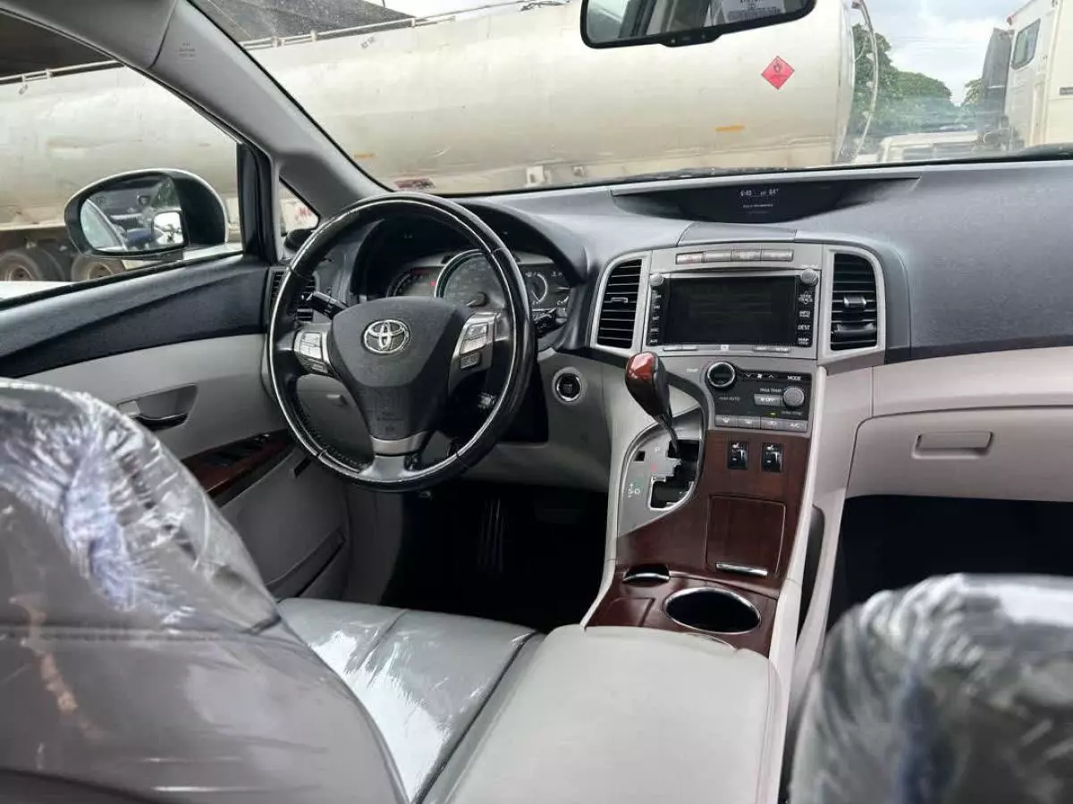 Toyota Venza   - 2010