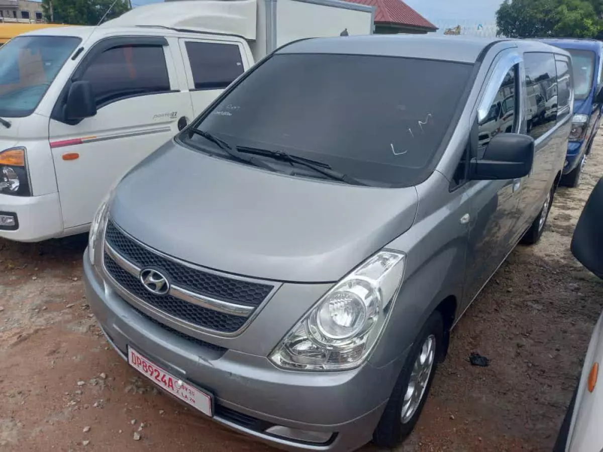 Hyundai H-1 Starex   - 2011