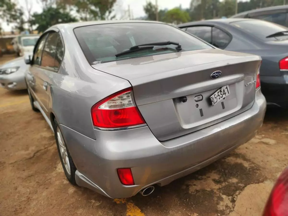 Subaru Legacy    - 2008