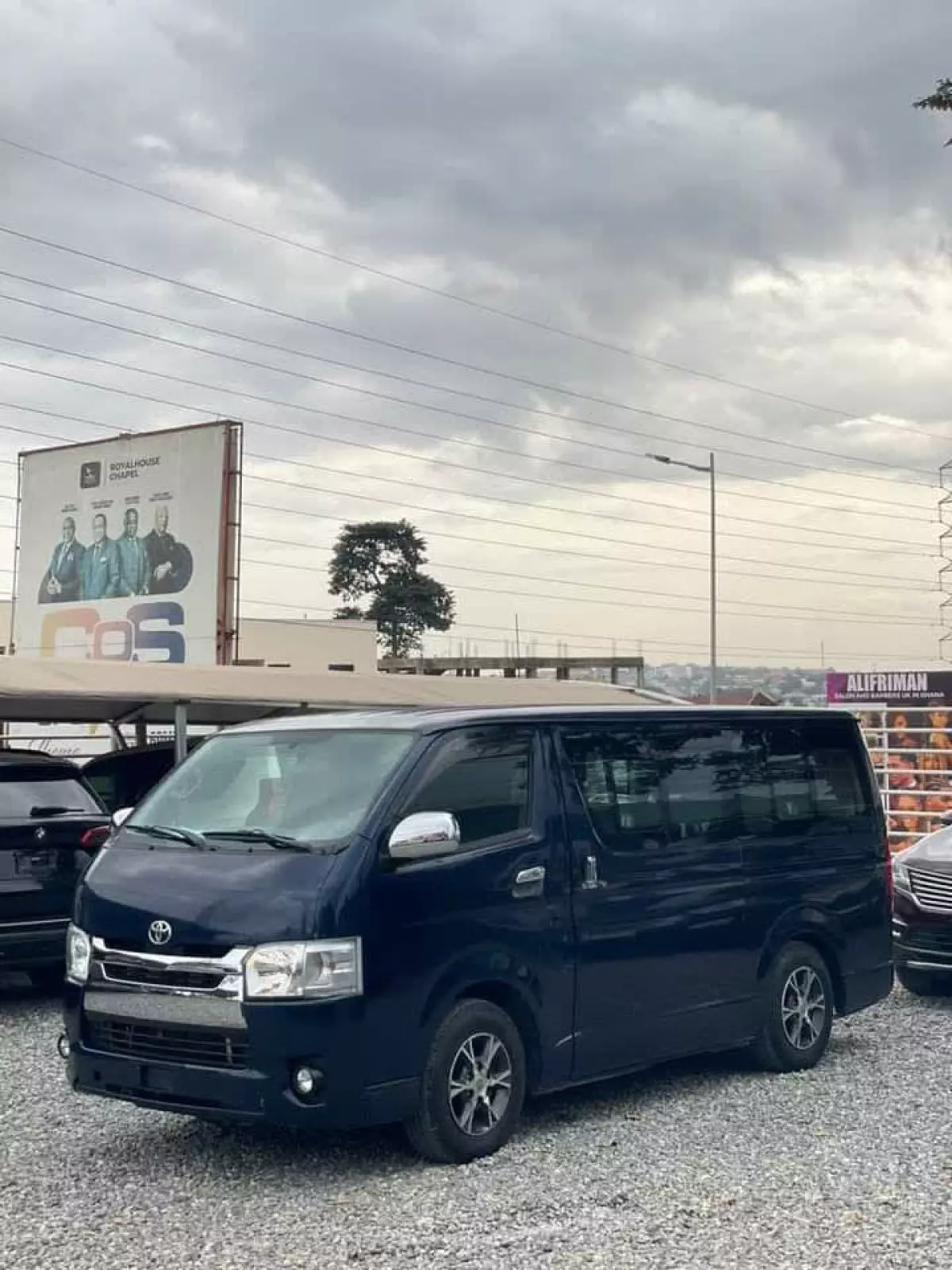 Toyota Hiace   - 2014