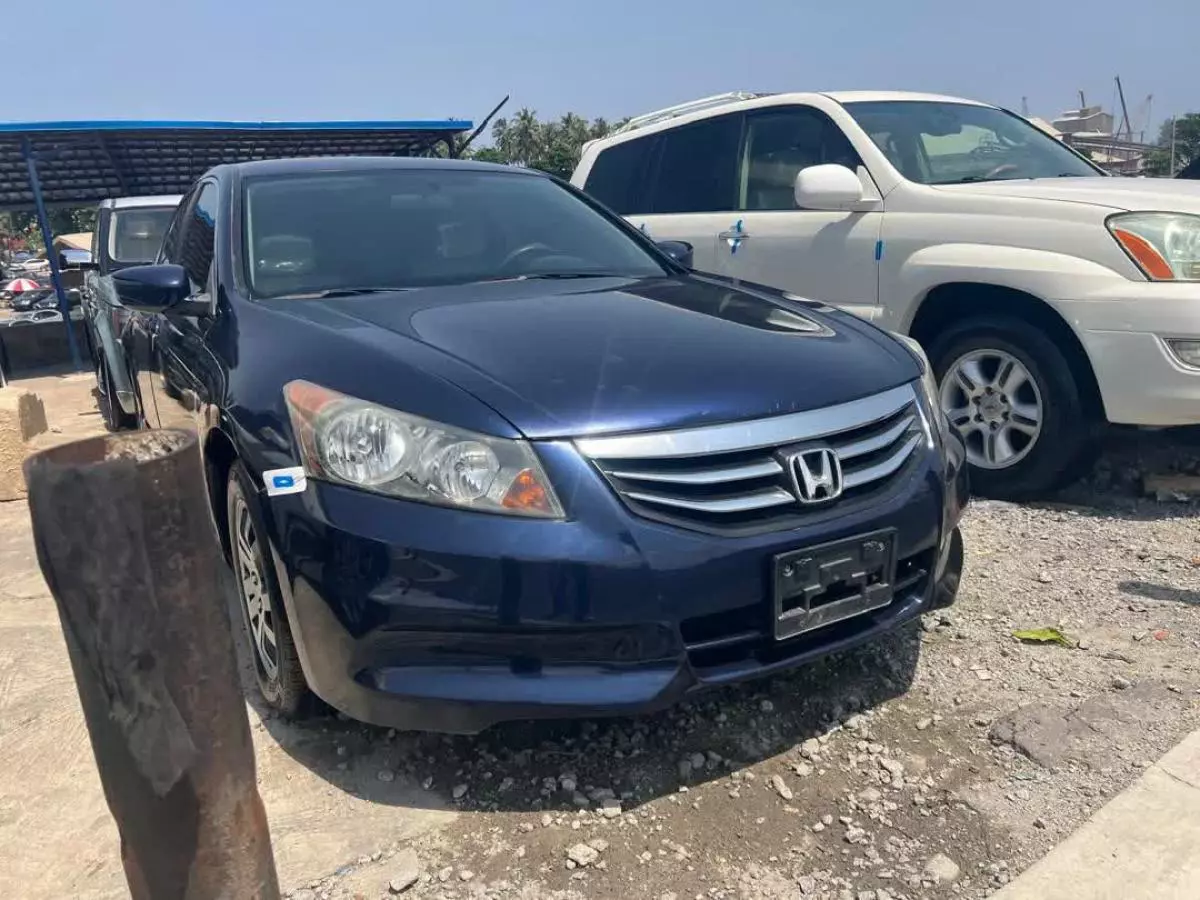 Honda Accord   - 2011