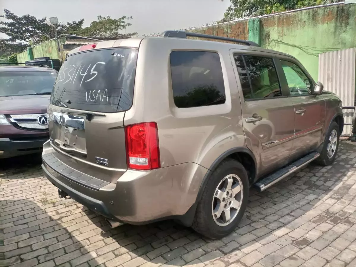 Honda Pilot - 2011