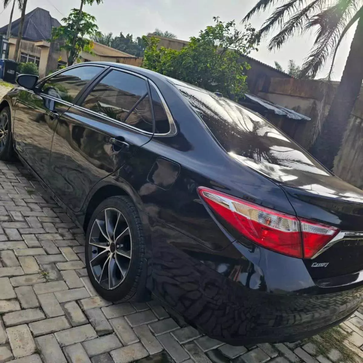 Toyota Camry   - 2014