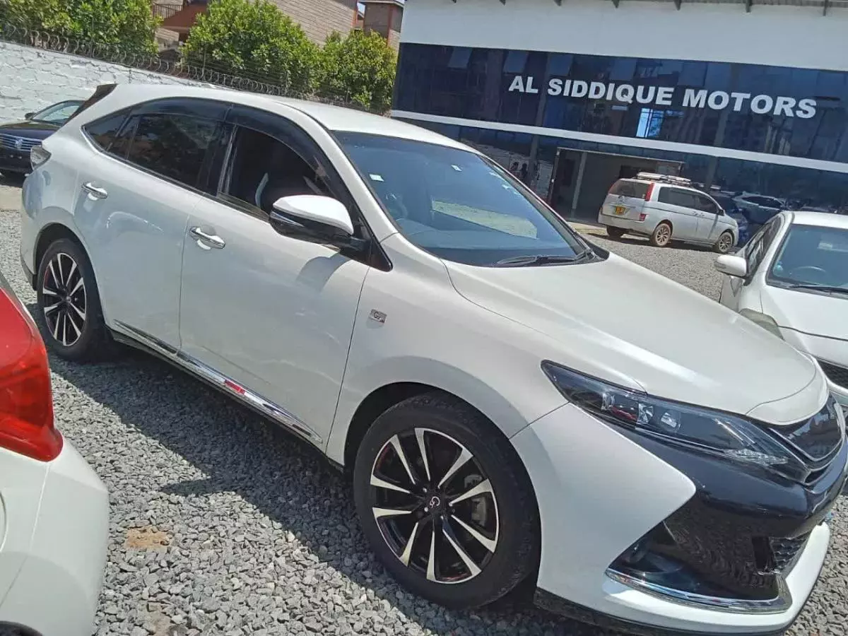 Toyota Harrier GS   - 2018