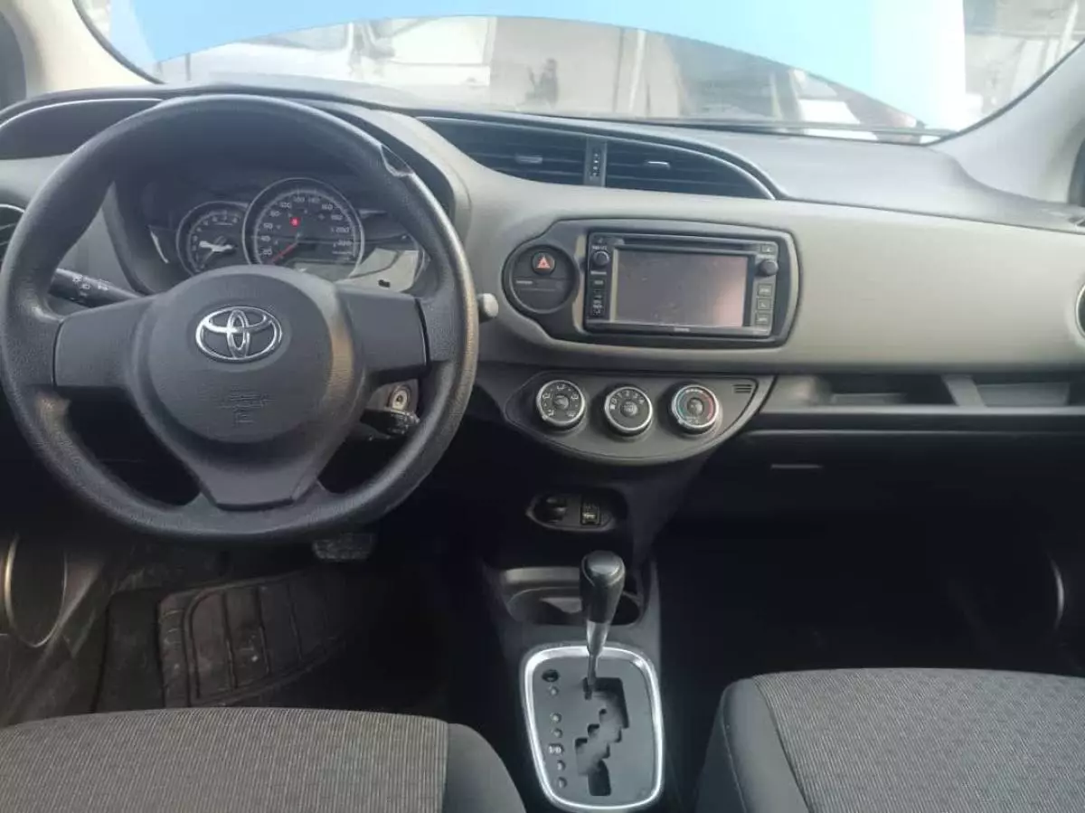 Toyota Yaris   - 2016