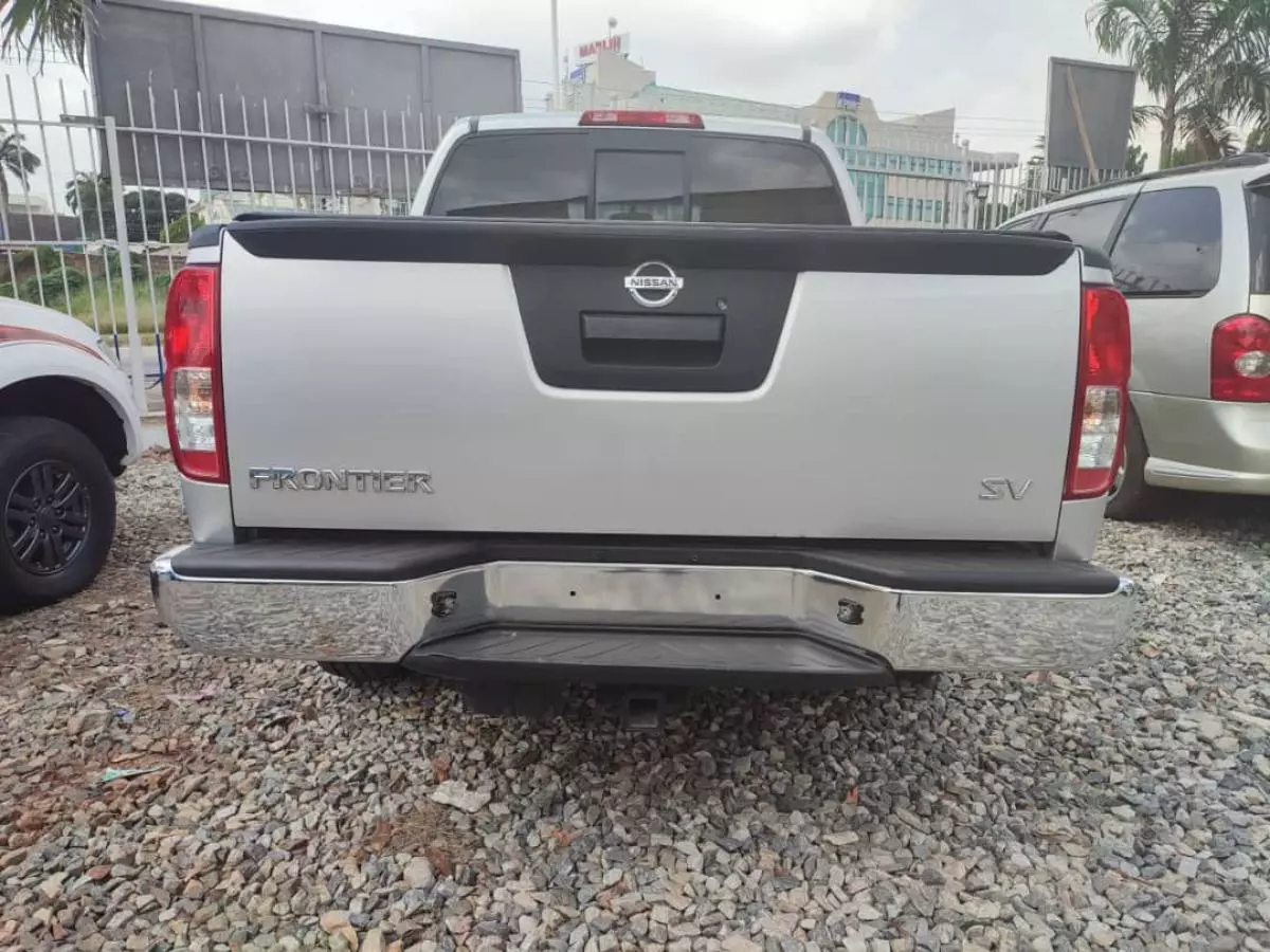 Nissan Frontier   - 2014