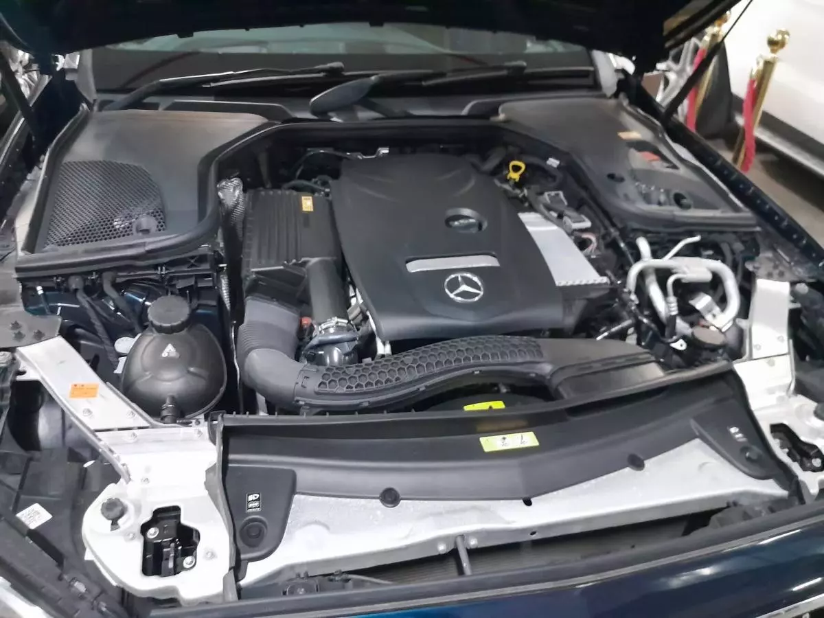 Mercedes-Benz E 200 - 2016