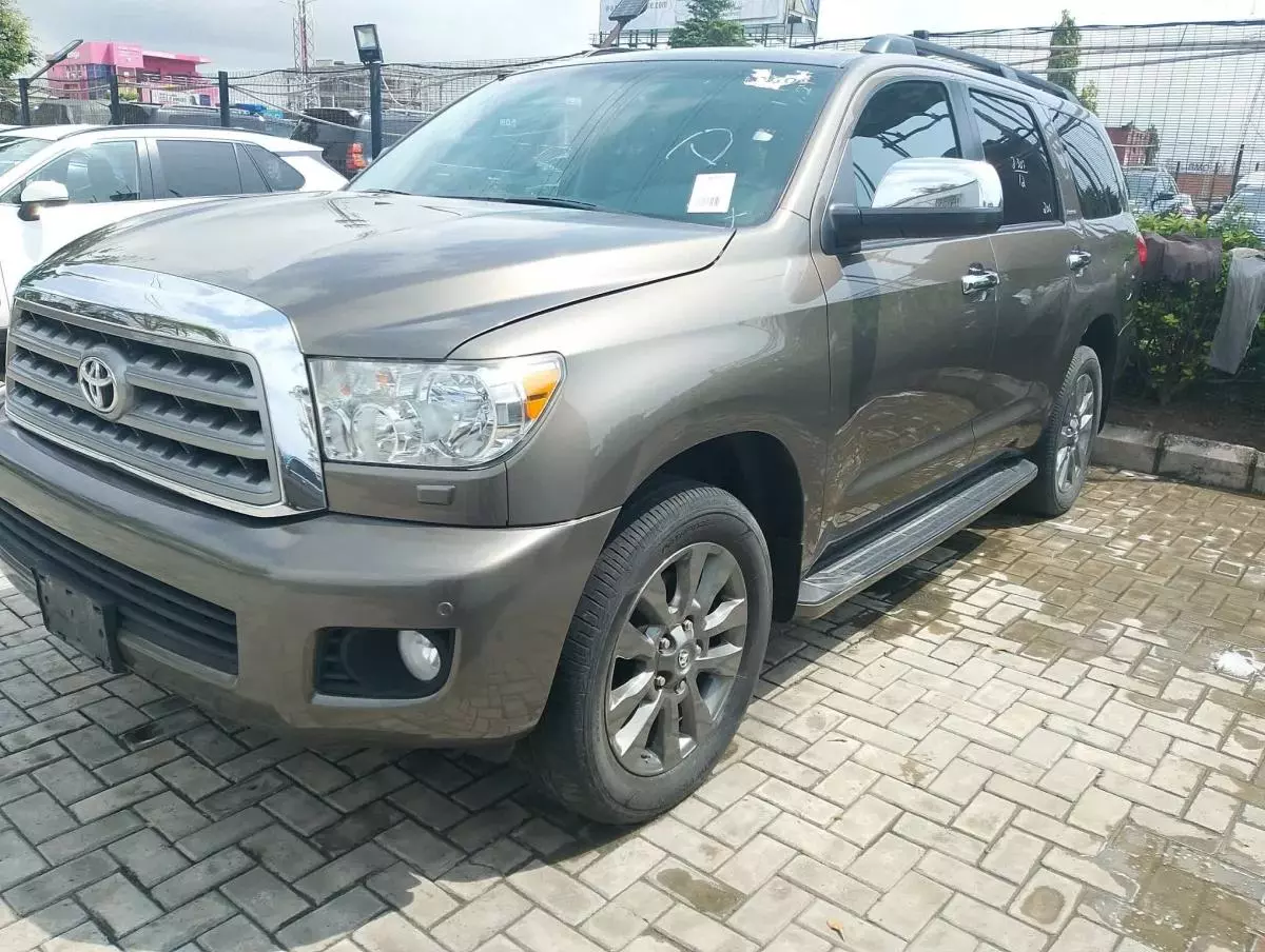 Toyota Sequoia   - 2012