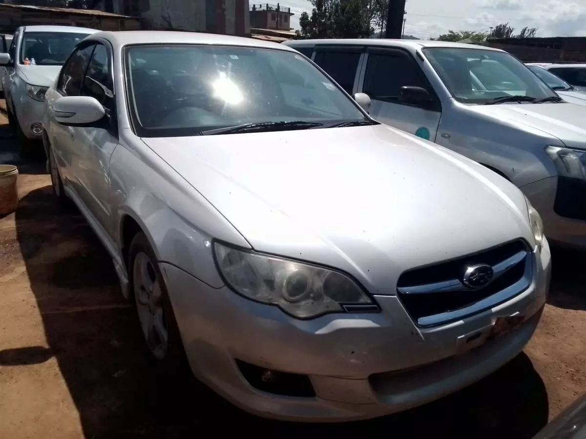 Subaru Legacy   - 2008