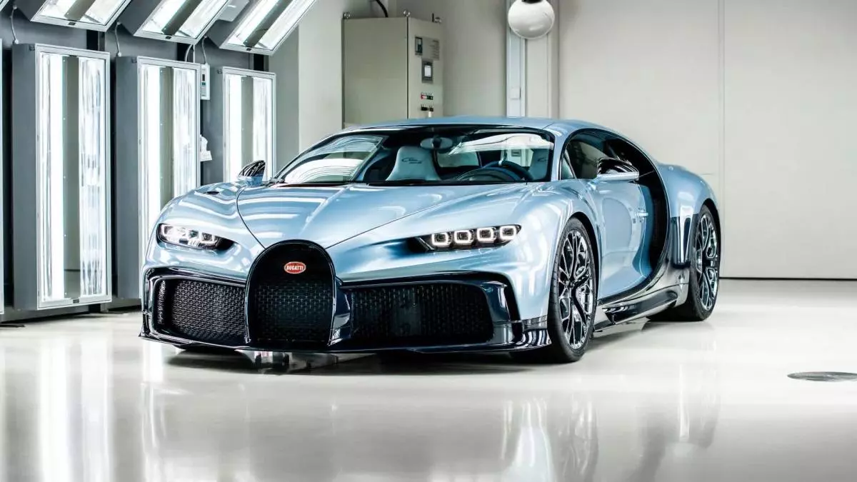 Bugatti Chiron   - 2017