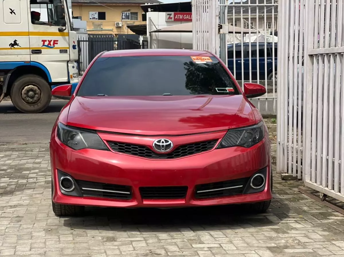 Toyota Camry   - 2013