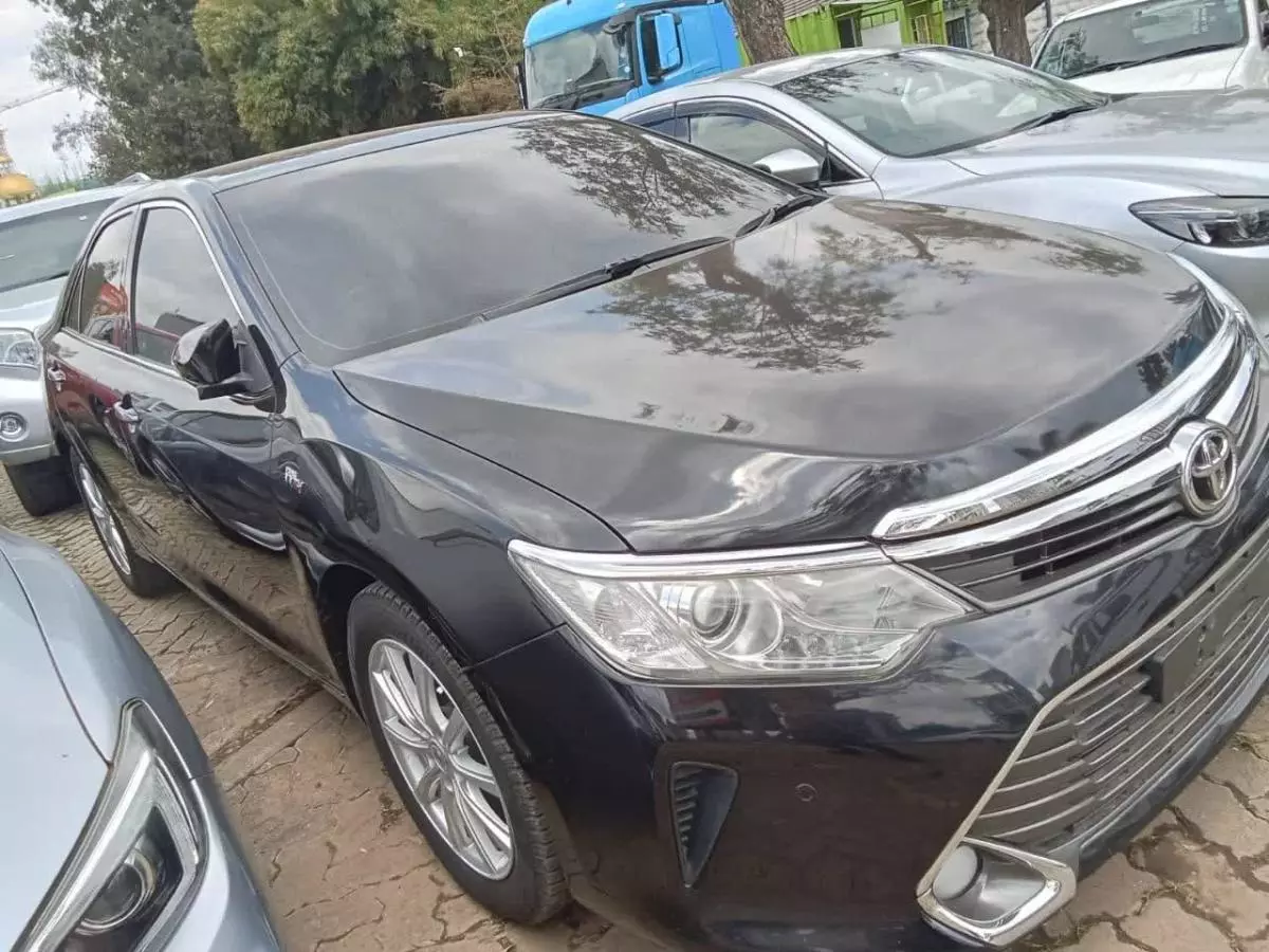 Toyota Camry   - 2015