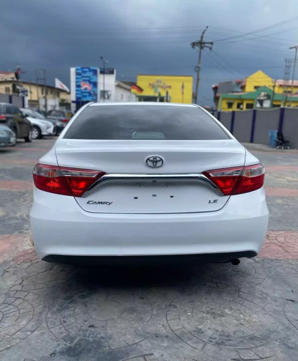 Toyota Camry   - 2016