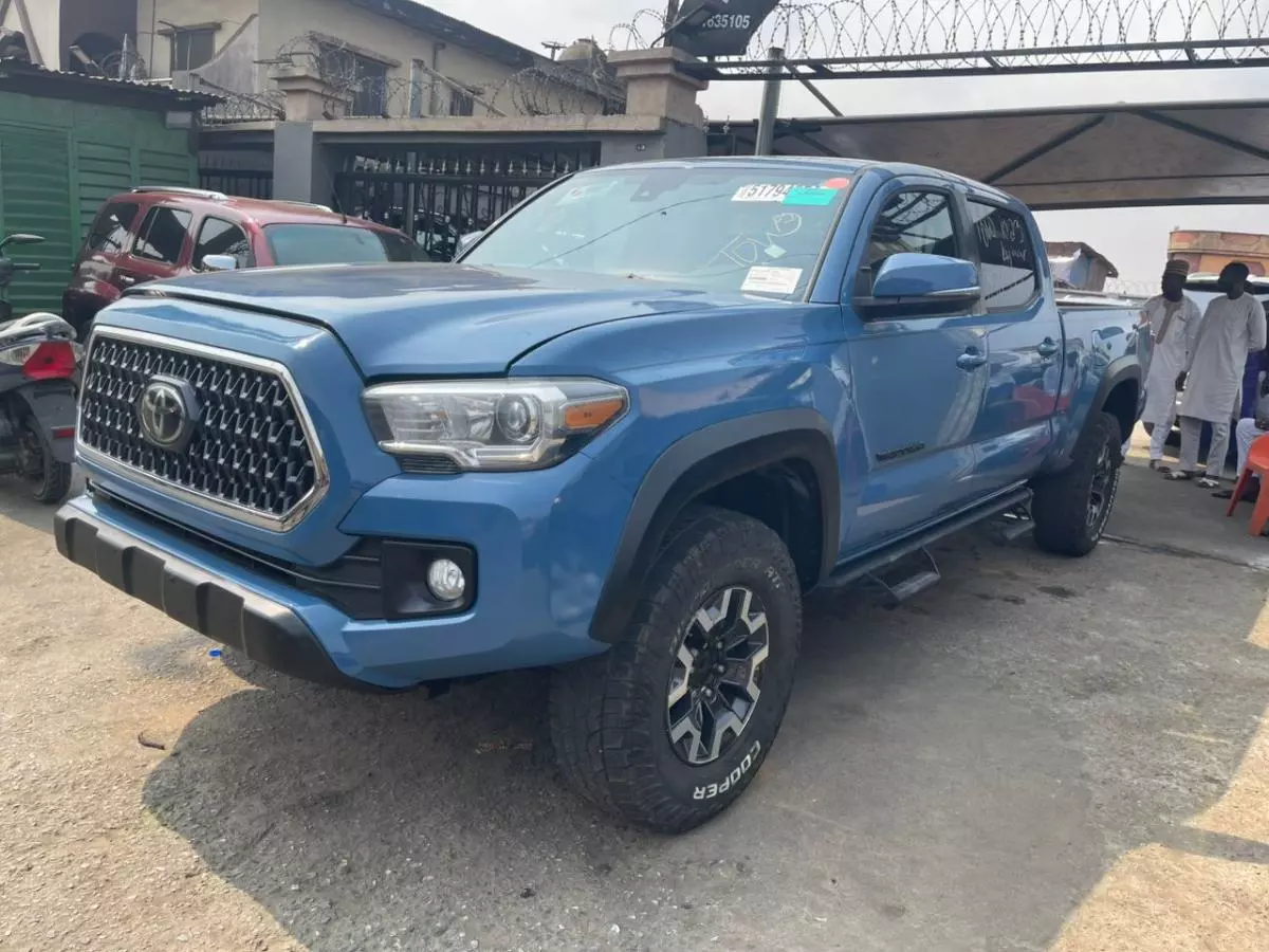 Toyota Tacoma   - 2019