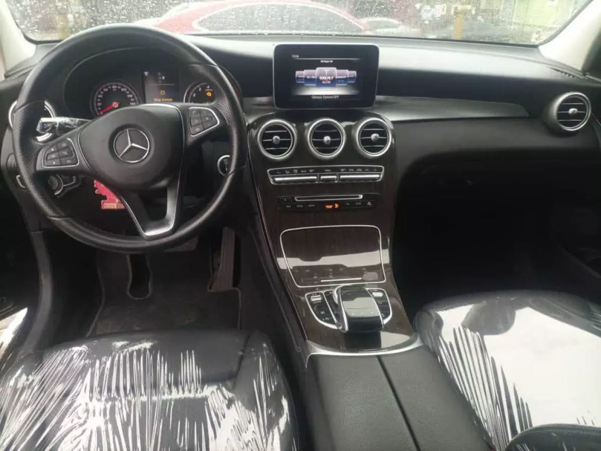 Mercedes-Benz GLC 300 - 2016