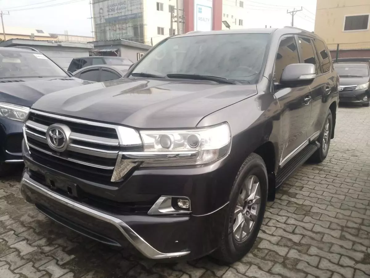 Toyota Land Cruiser VX   - 2013