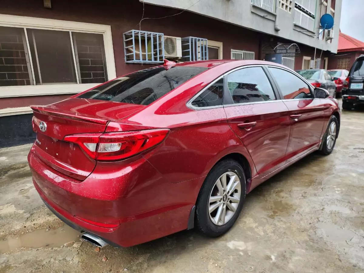 Hyundai Sonata   - 2016