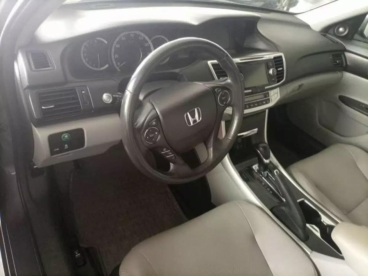 Honda Accord - 2013