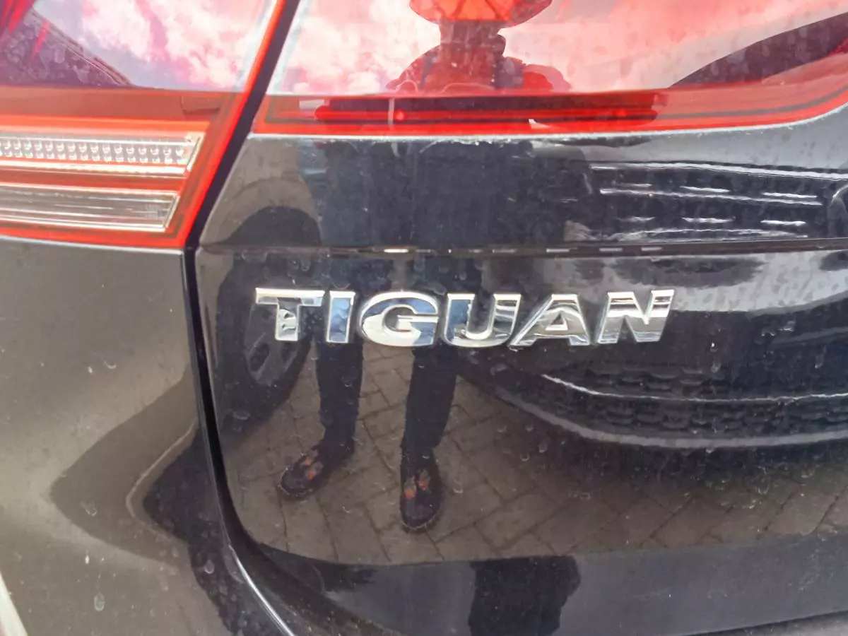 Volkswagen Tiguan   - 2017