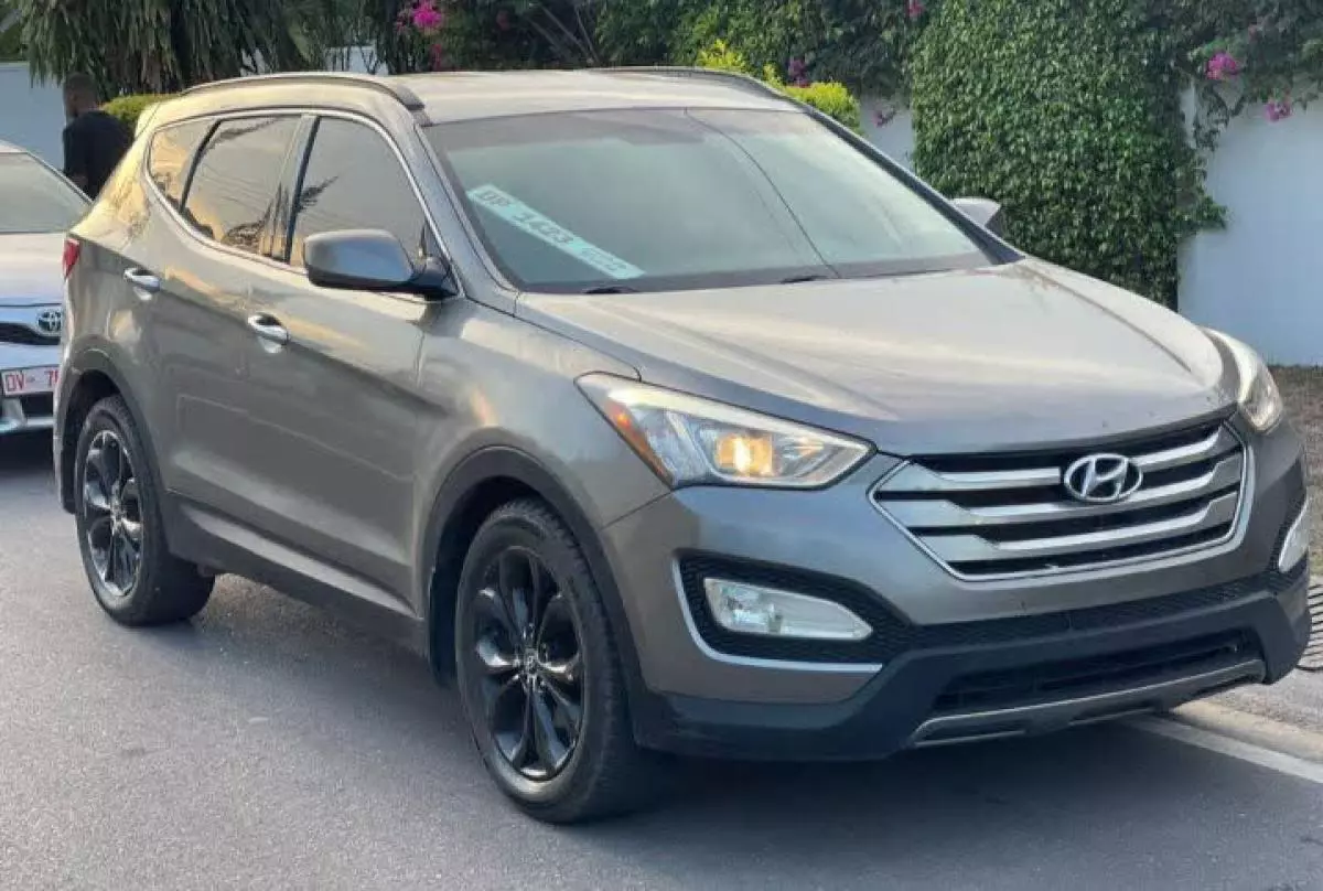 Hyundai Santa Fe   - 2017