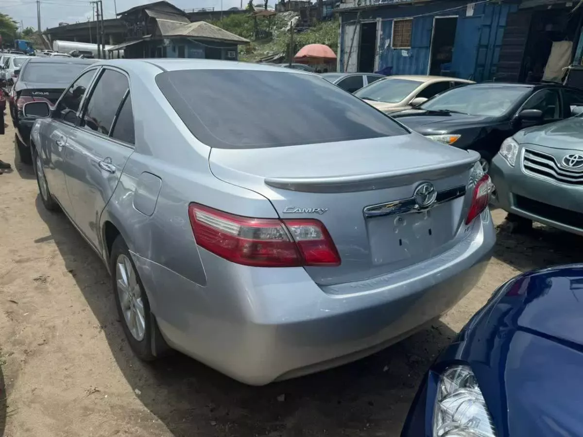 Toyota Camry   - 2007