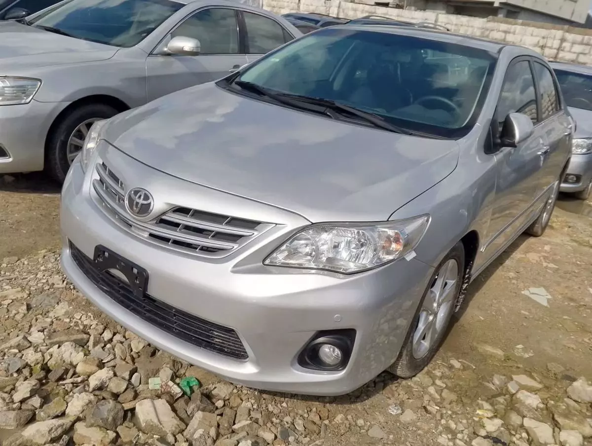 Toyota Corolla   - 2012