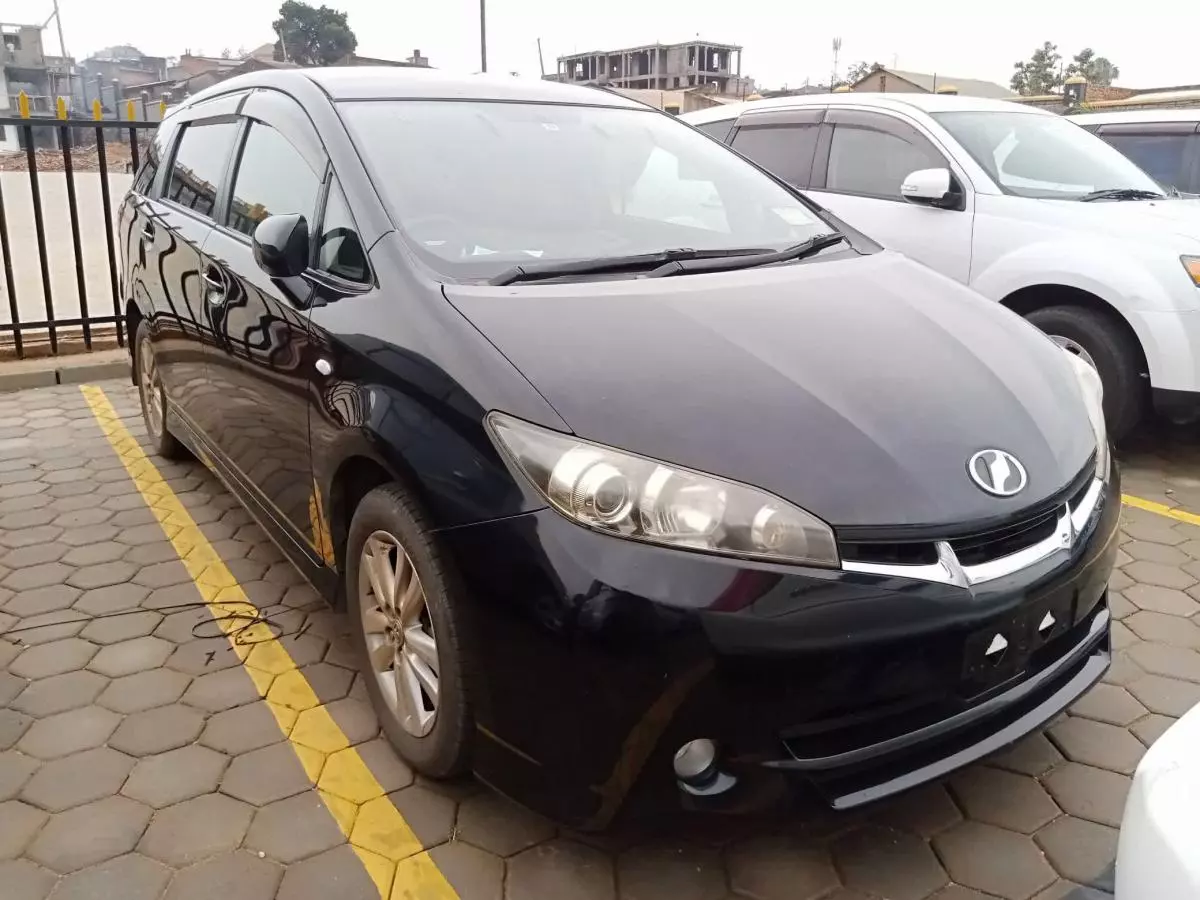 Toyota Wish   - 2010